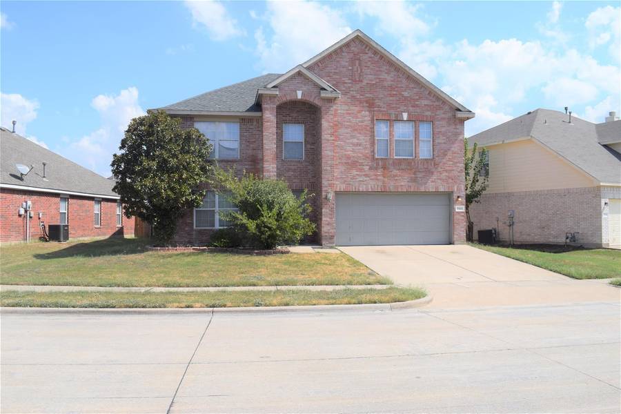 7501 Cresswell Drive, Arlington, TX 76001