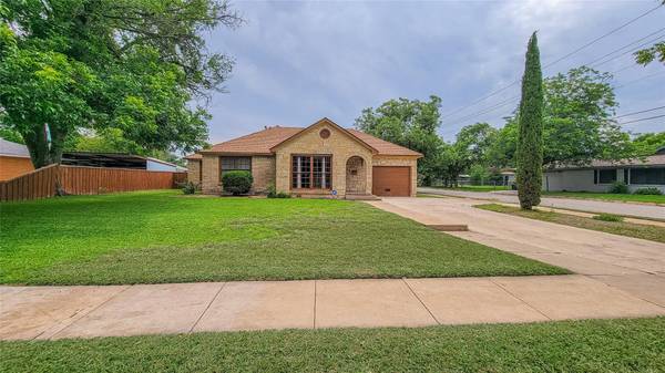 2401 Elizabeth Drive, Brownwood, TX 76801