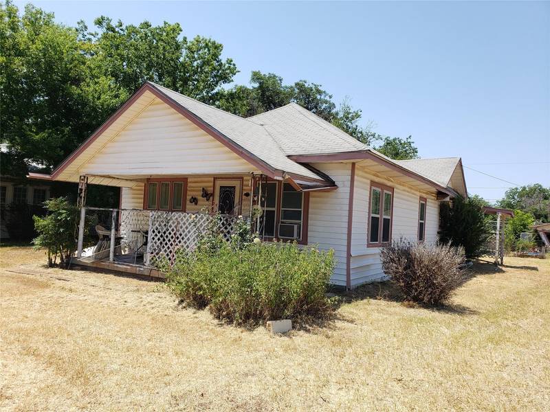 435 Pine Street, Ranger, TX 76470