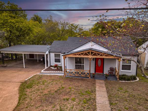 809 S Lamar Street, Weatherford, TX 76086