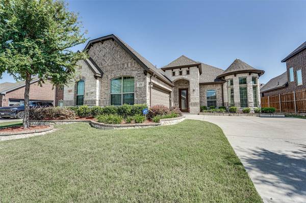 131 Red Pine Drive, Red Oak, TX 75154