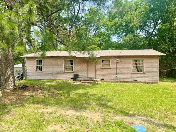 909 Alabama Street, Sulphur Springs, TX 75482