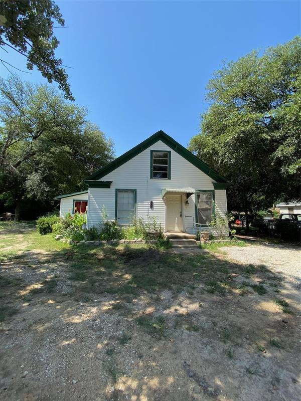 607 Mccubbin Street, Gainesville, TX 76240