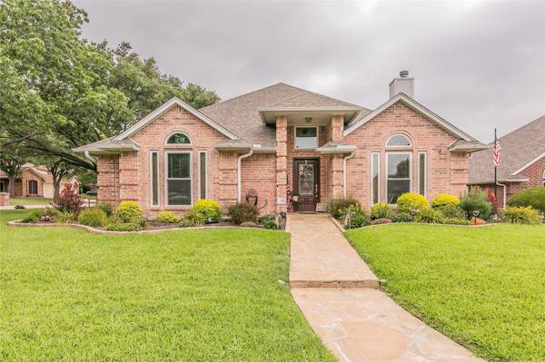 428 Montreal Drive, Hurst, TX 76054