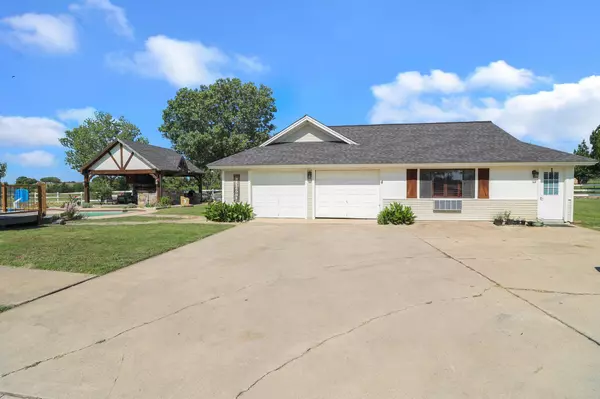 Justin, TX 76247,5832 Saddle Court