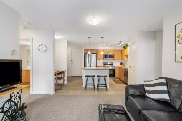 Calgary, AB t3k5k2,108 Country Village CIR NE #305