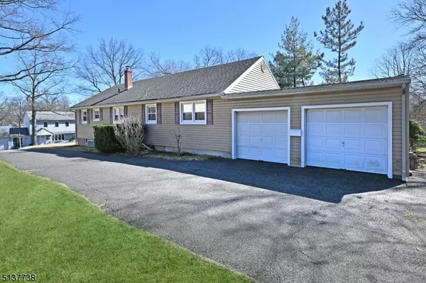 36 Benton Rd, Paramus Boro, NJ 07652