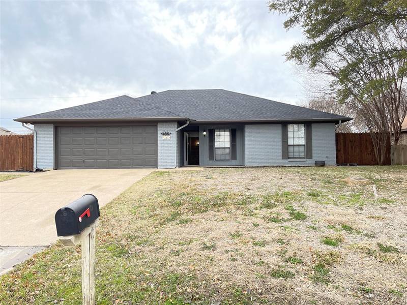 720 Owens Drive, Crowley, TX 76036