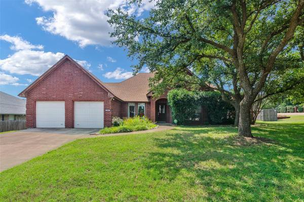 100 NE Mcalister Road, Burleson, TX 76028