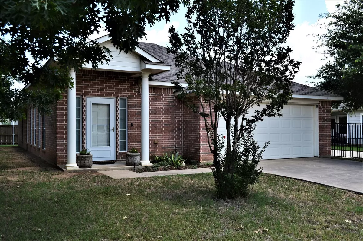 Burleson, TX 76028,451 Senter Court