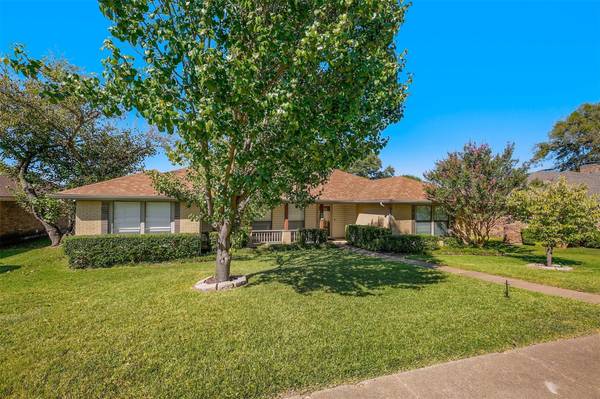 425 Rustic Ridge Drive, Garland, TX 75040