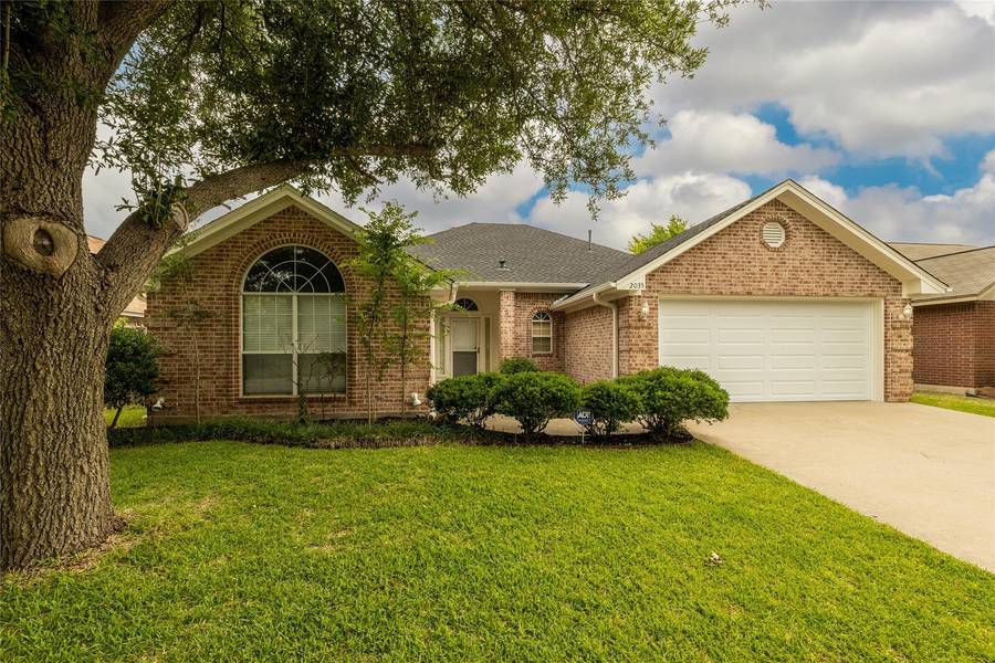 2035 Laney Drive, Sanger, TX 76266