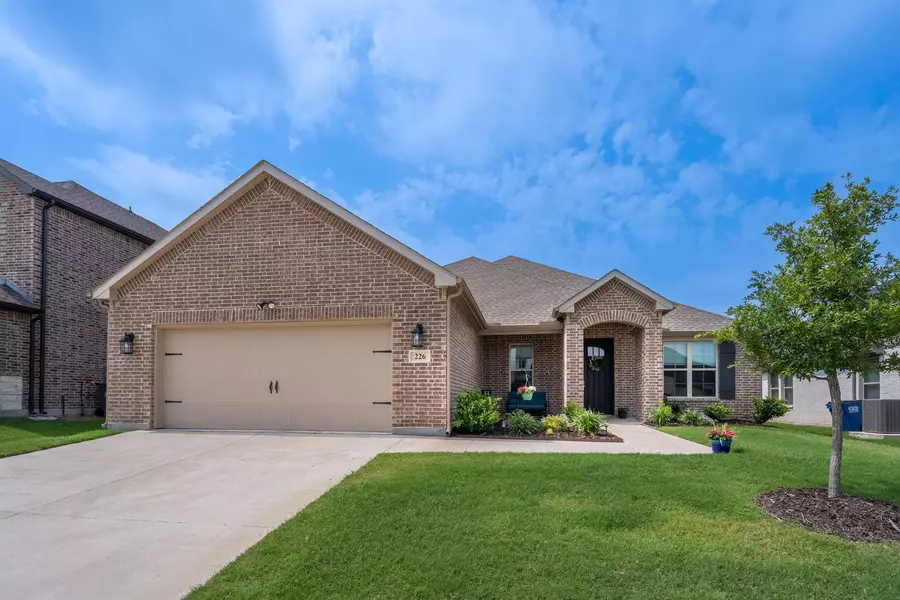 226 Cyprus Grove Drive, Lavon, TX 75166