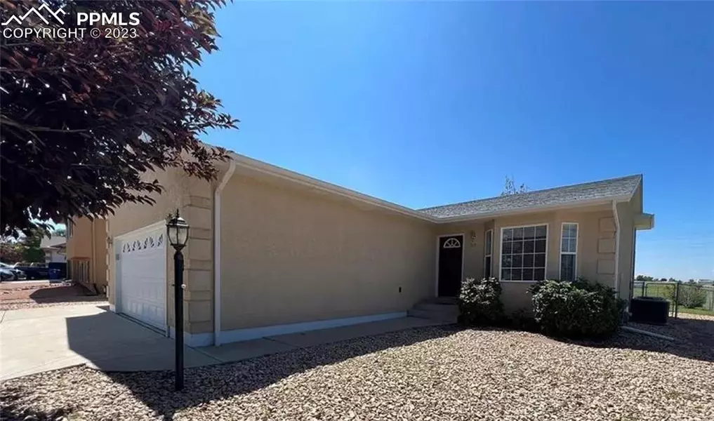 20 W Cellini DR, Pueblo West, CO 81007