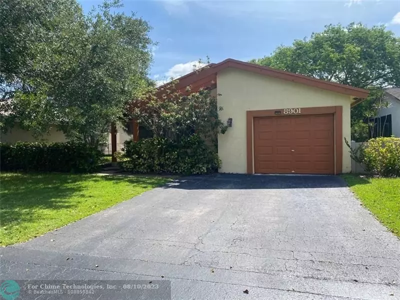 8901 NW 9th Pl, Plantation, FL 33324