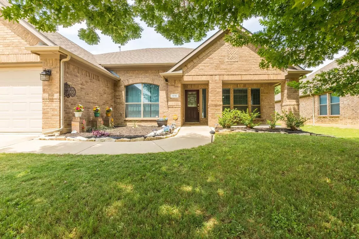 Burleson, TX 76028,916 Monticello Drive