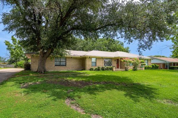 3204 Bonham Street, Greenville, TX 75402