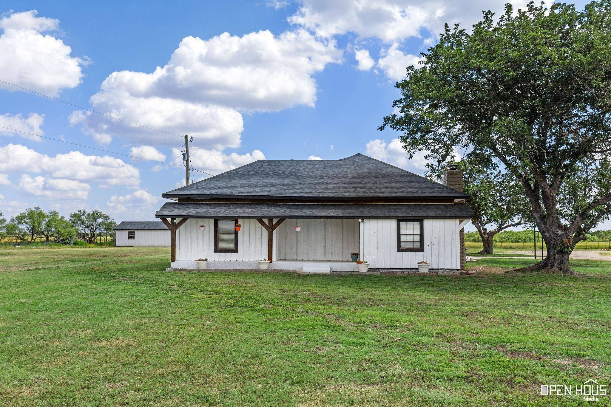 3761 258 Highway W, Iowa Park, TX 76367