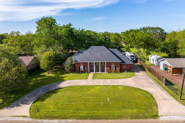 507 E Market Street, Mabank, TX 75147