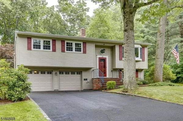 87 Fawn Ridge Dr, Long Hill Twp., NJ 07946