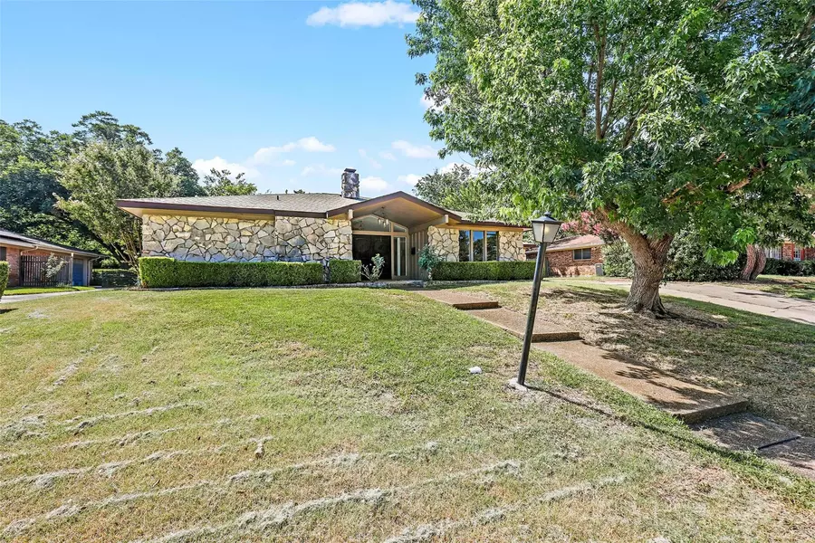 6233 Trail Lake Drive, Fort Worth, TX 76133