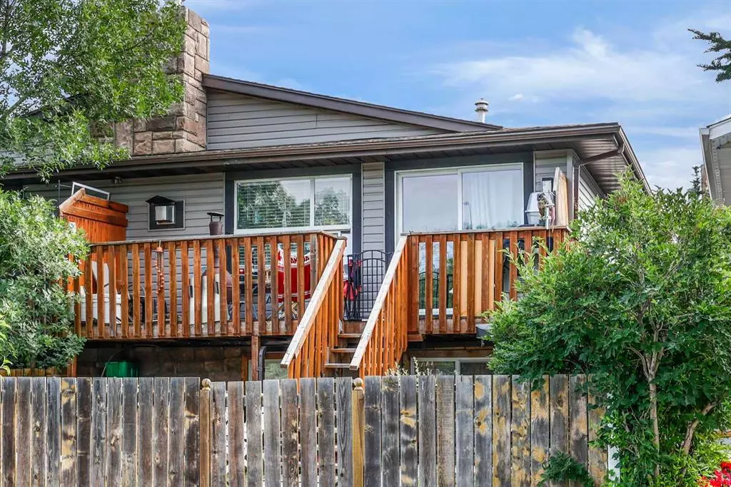 Calgary, AB T3B 0C2,5134 Bowness RD NW