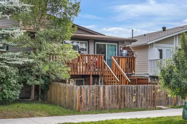 Calgary, AB T3B 0C2,5134 Bowness RD NW