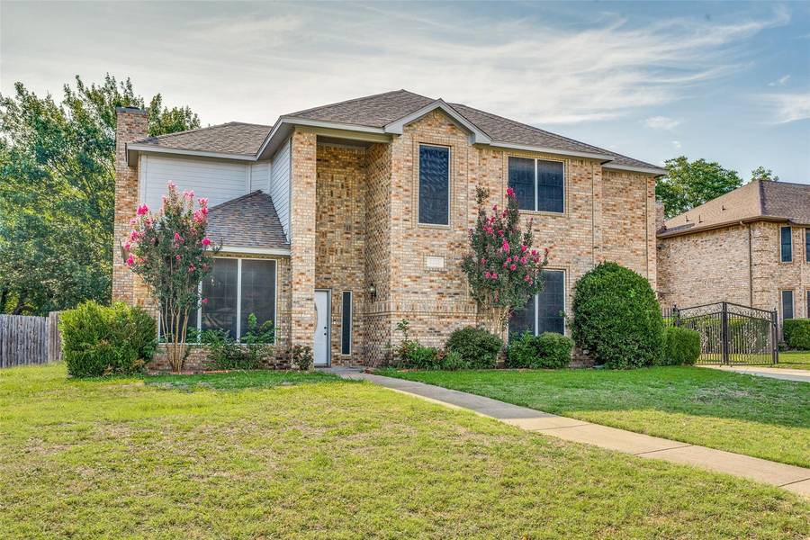 1212 Estate Lane, Desoto, TX 75115