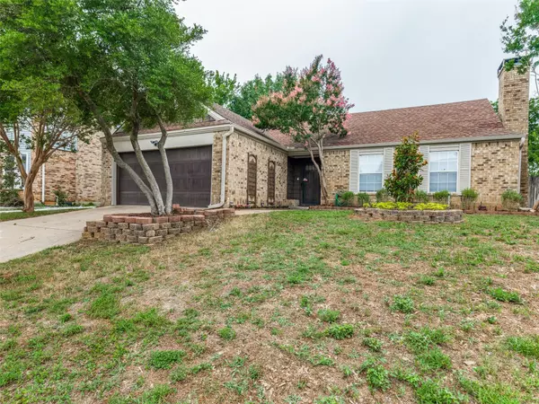 4208 Oldfield Drive, Arlington, TX 76016