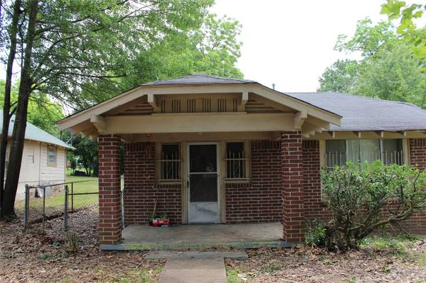 2215 W 18TH, Texarkana, TX 75501