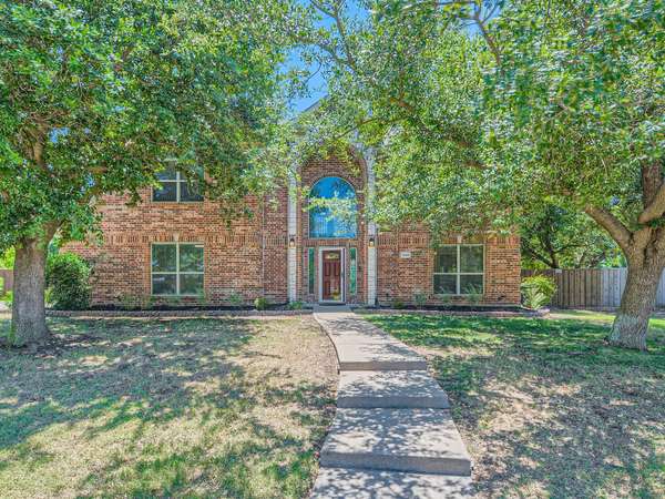 1800 Stoneglen Drive, Wylie, TX 75098