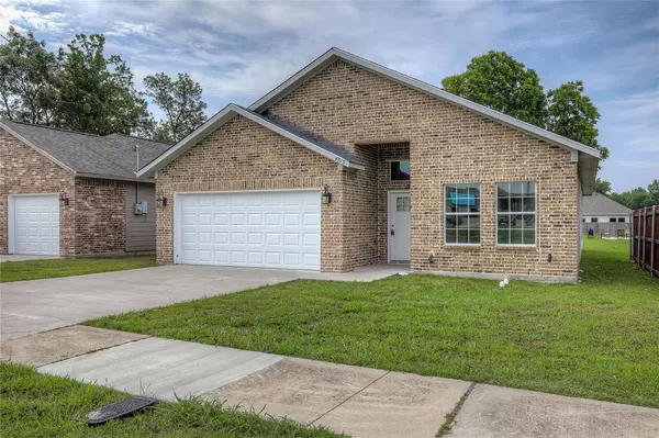 4915 Lee Street, Greenville, TX 75401