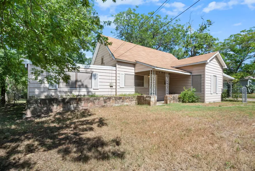 707 Liberty Street, Weatherford, TX 76086