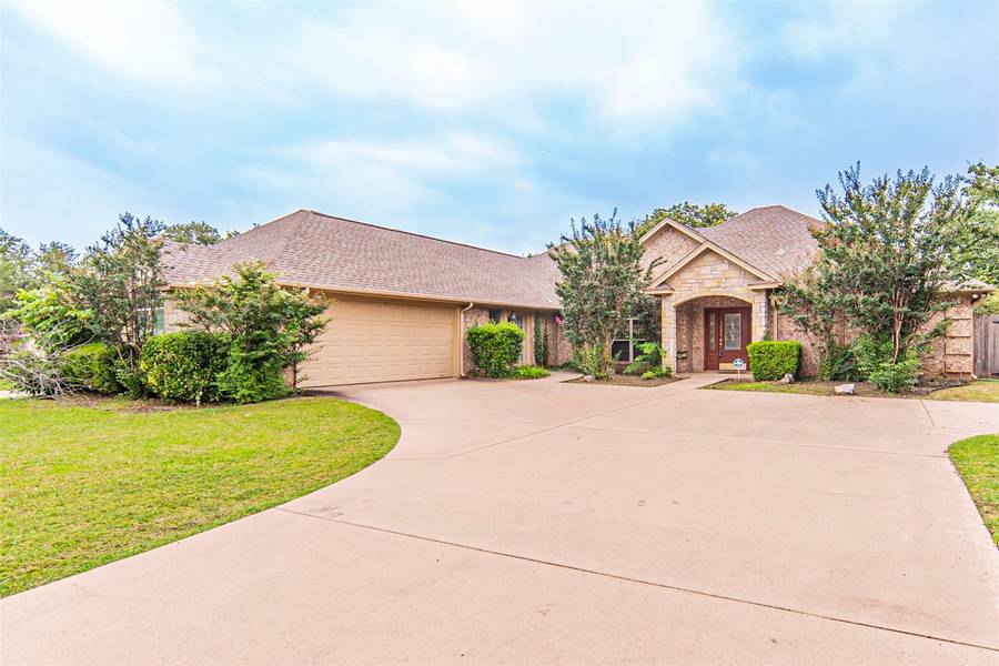 3202 Crossbridge Circle, Granbury, TX 76049