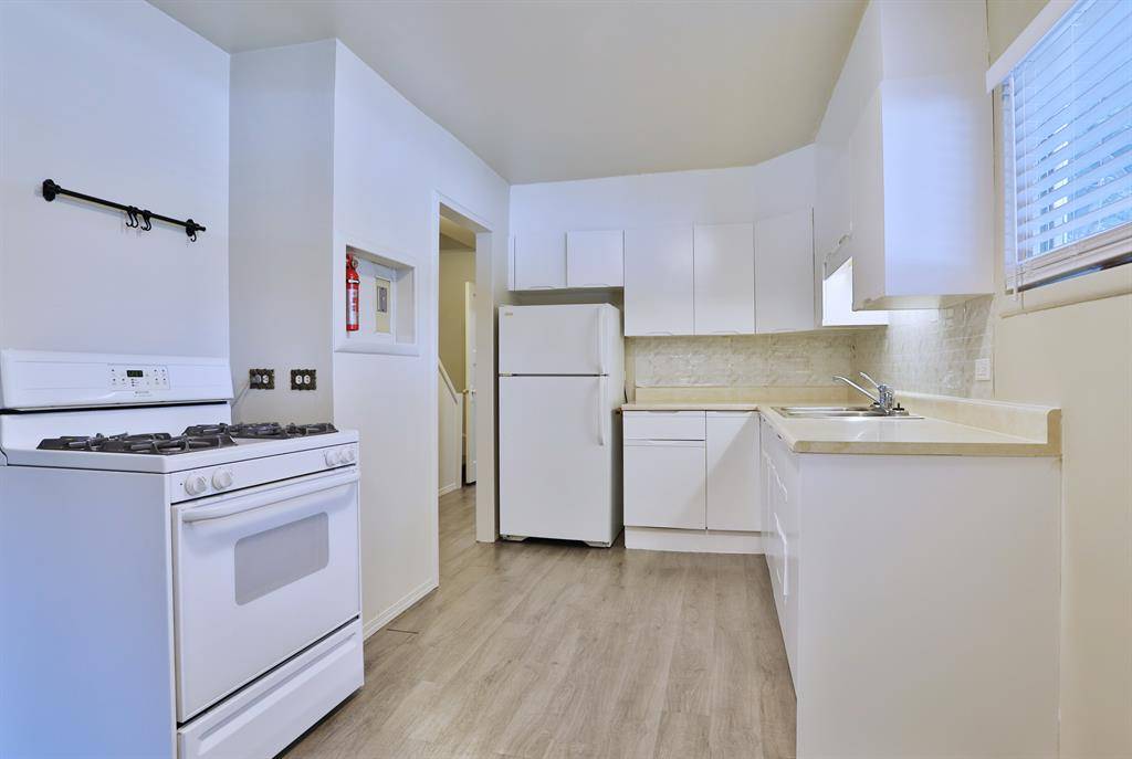Calgary, AB T2N 3N8,2402 Westmount RD NW