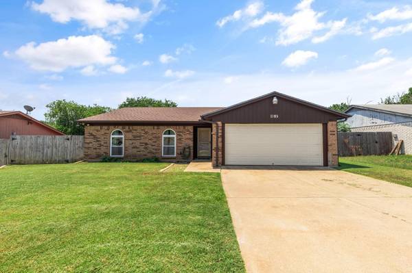 1105 Andrew Street, Crowley, TX 76036