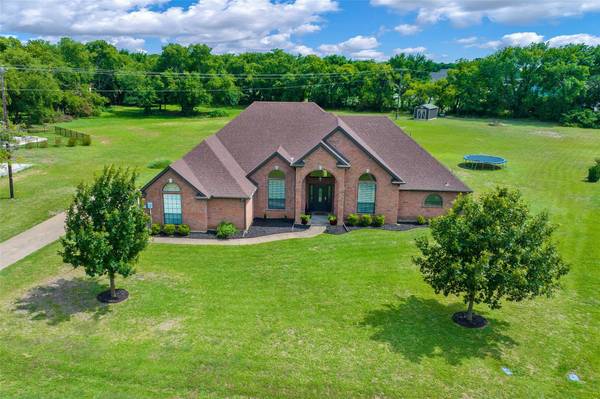 103 Whispering Winds Drive, Gunter, TX 75058