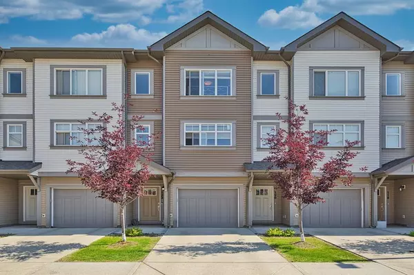 Calgary, AB T2Z5E3,122 Copperstone Villas SE