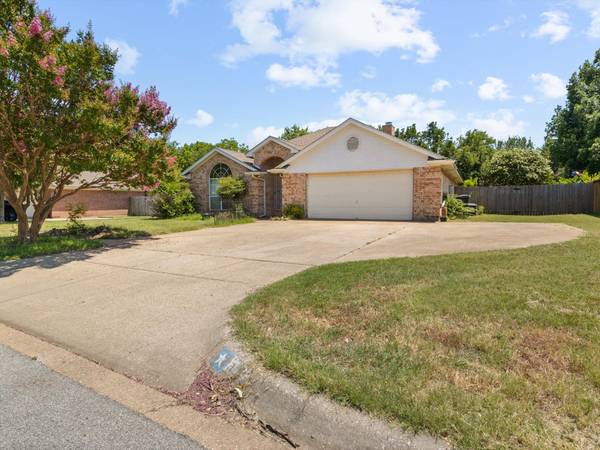 303 Honeysuckle Drive, Cleburne, TX 76033