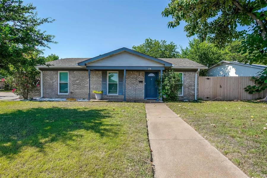 1778 Continental Drive, Blue Mound, TX 76131