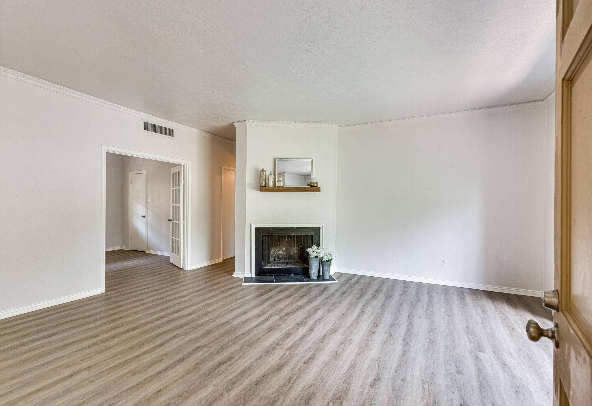 Fort Worth, TX 76109,4347 Bellaire Drive S #232 S