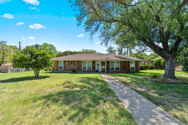 347 Merribrook Trail, Duncanville, TX 75116