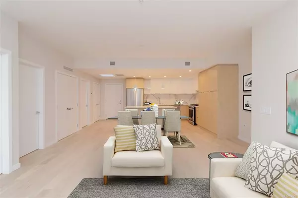 Saanich, BC V8Y 2K1,5120 Cordova Bay Rd #211