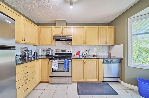 Calgary, AB T2W 6J3,171 Cedarwood LN SW