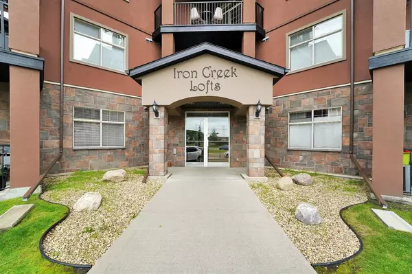 Red Deer, AB T4R 0J8,69 Ironstone DR #203