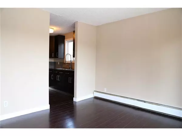 Calgary, AB T2T 3T2,2203 14 ST SW #201