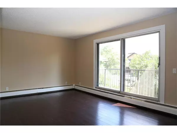 Calgary, AB T2T 3T2,2203 14 ST SW #201