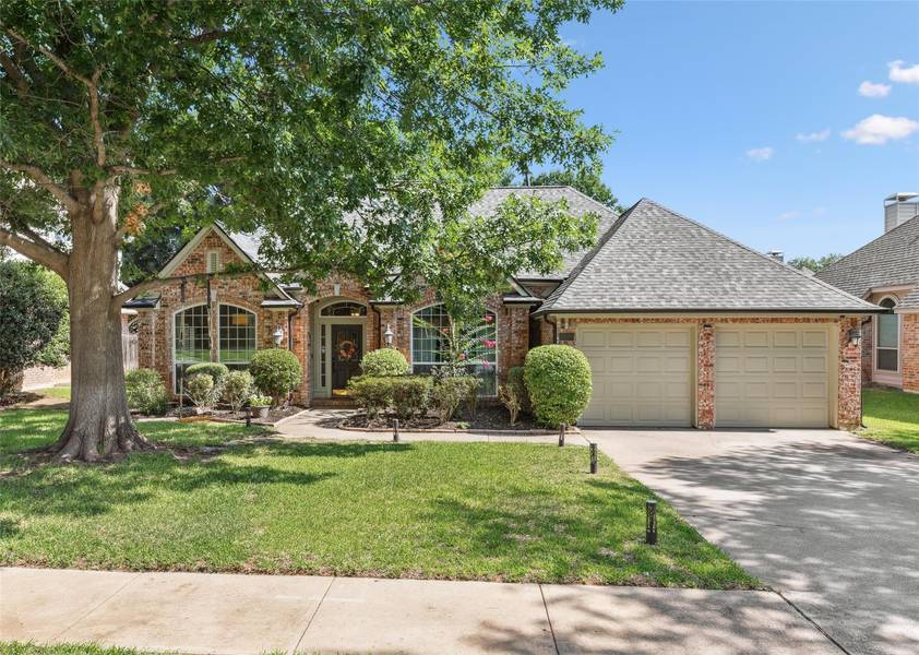 2100 Brookgate Drive, Grapevine, TX 76051