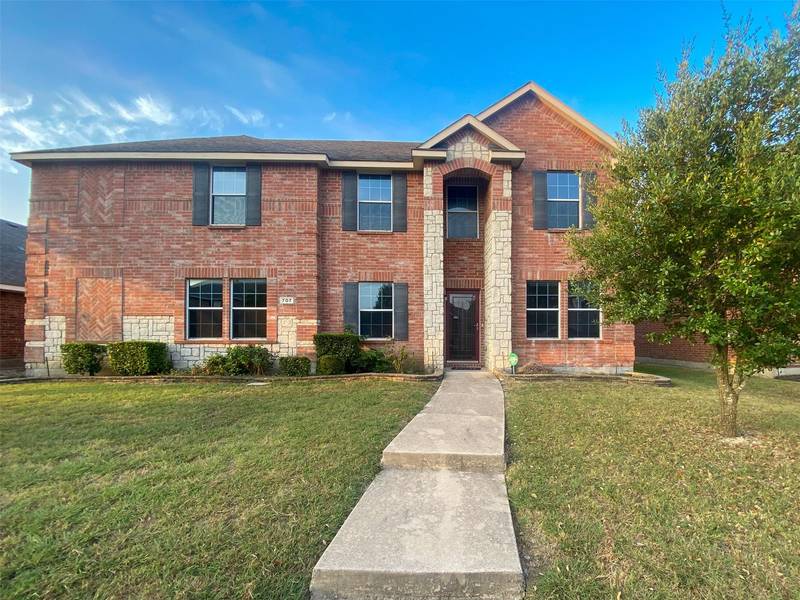 707 Locustberry Drive, Red Oak, TX 75154