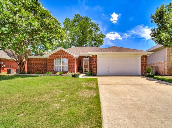 338 Ashley Oak Lane, Lake Dallas, TX 75065